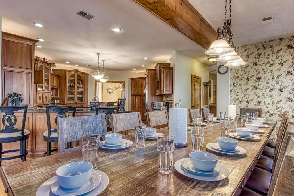 Вилла Mountain Bliss: Estate W/ Views~Firepit~Hot Tub~Gburg 5Min~3 Pools Гатлинбург Экстерьер фото