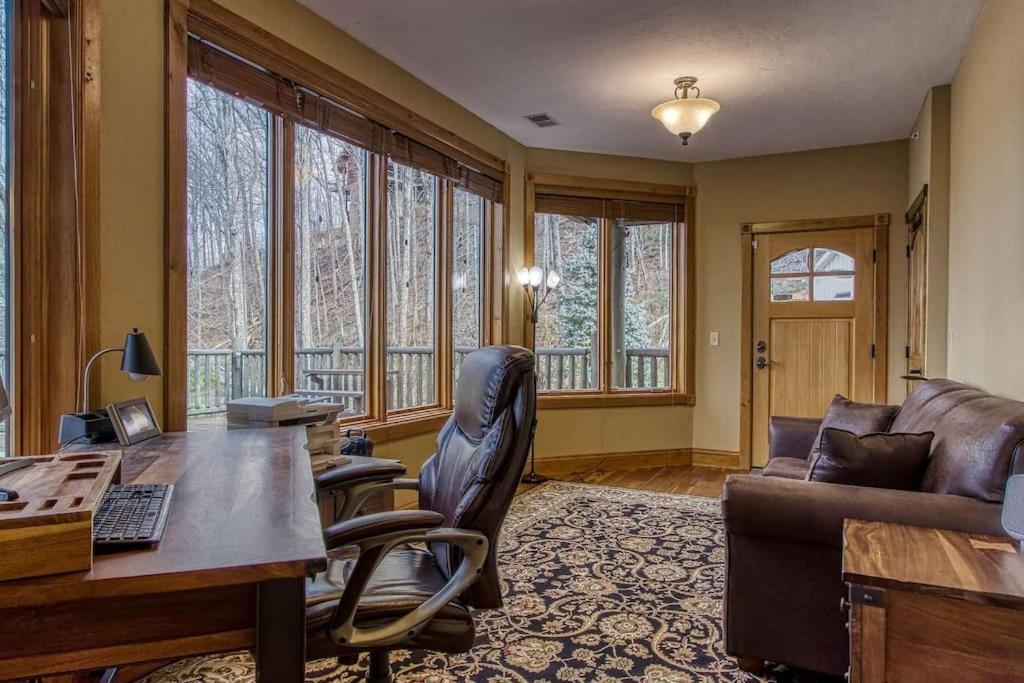 Вилла Mountain Bliss: Estate W/ Views~Firepit~Hot Tub~Gburg 5Min~3 Pools Гатлинбург Экстерьер фото