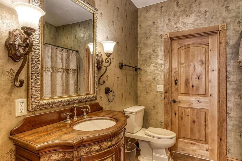 Вилла Mountain Bliss: Estate W/ Views~Firepit~Hot Tub~Gburg 5Min~3 Pools Гатлинбург Экстерьер фото
