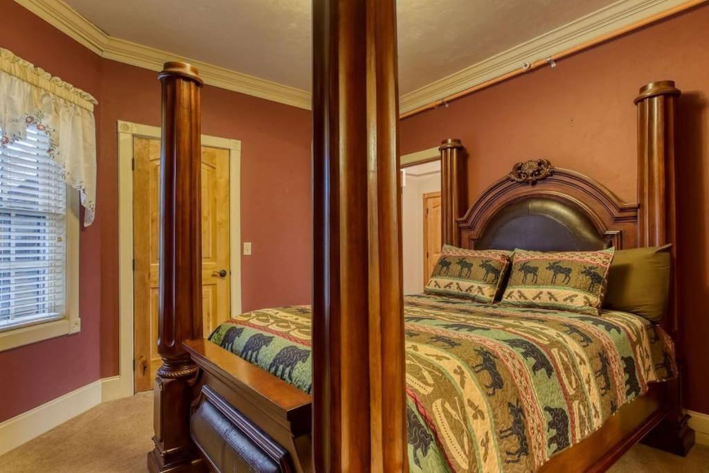 Вилла Mountain Bliss: Estate W/ Views~Firepit~Hot Tub~Gburg 5Min~3 Pools Гатлинбург Экстерьер фото
