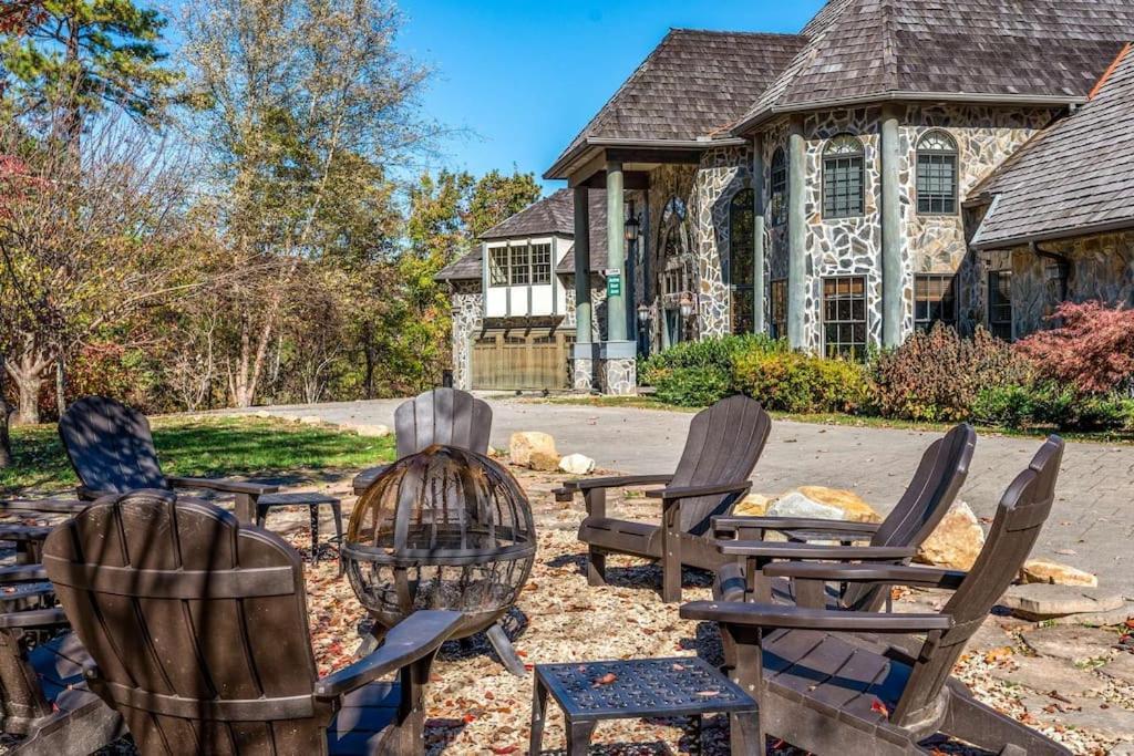 Вилла Mountain Bliss: Estate W/ Views~Firepit~Hot Tub~Gburg 5Min~3 Pools Гатлинбург Экстерьер фото